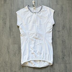 lululemon athletica White Short Sleeve Top. Women's Cycling Biker Kit.